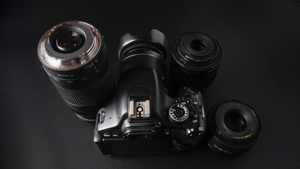 相機(jī)配件與器材銷(xiāo)售 影像創(chuàng)作的關(guān)鍵支撐